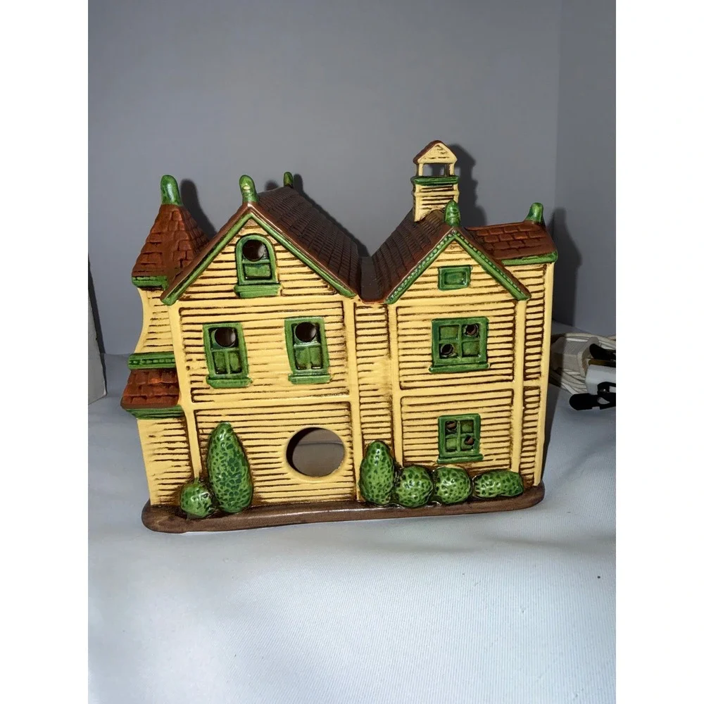 Schmid Charles Wysocki Hamilton Haberdashery Americana Celebration Village 1988